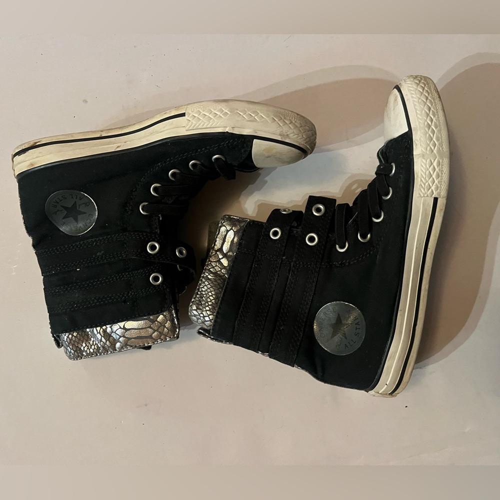 CONVERSE CHUCK TAYLOR HIGH TOP SNEAKERS
